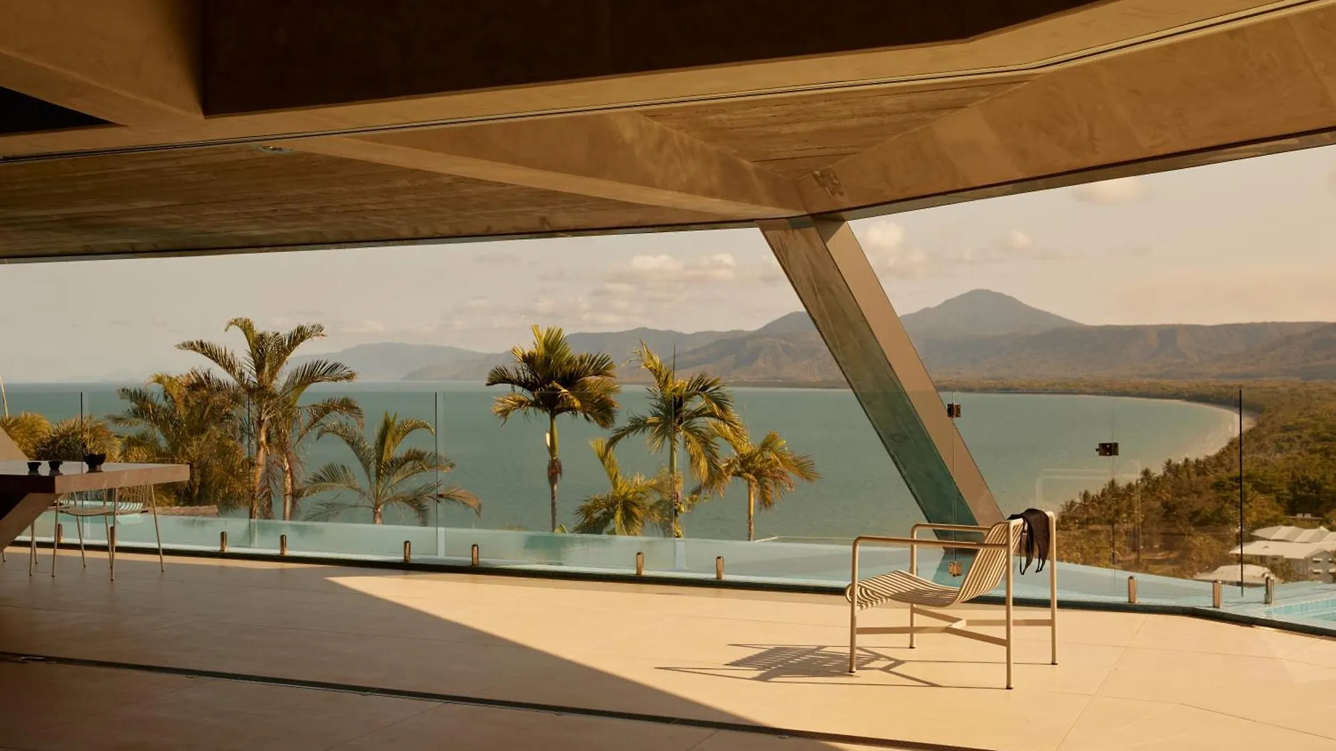 \'The Edge\' Unique Luxury Experience location