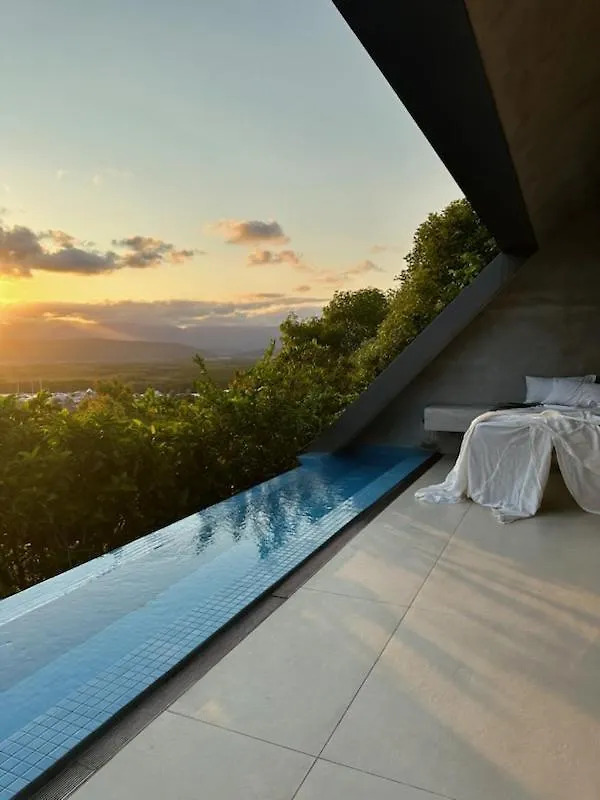 'The Edge' Unique Luxury Experience Villa Port Douglas