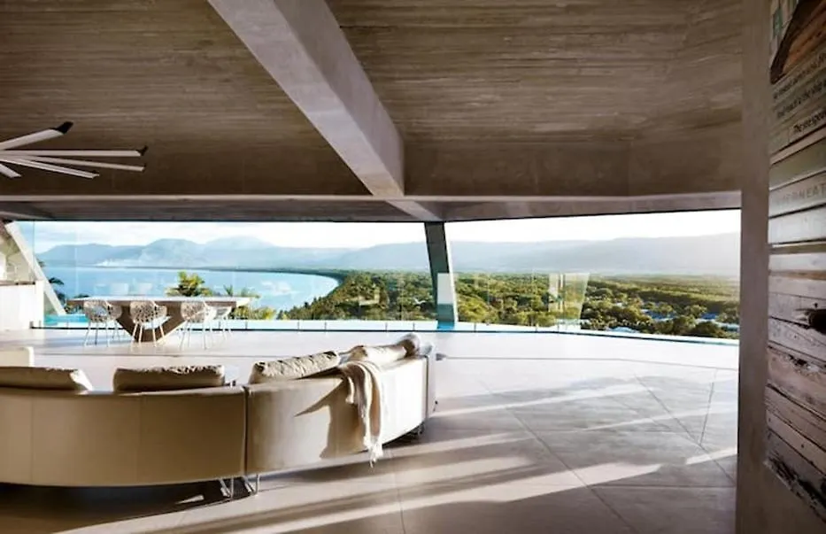 'The Edge' Unique Luxury Experience Villa Port Douglas